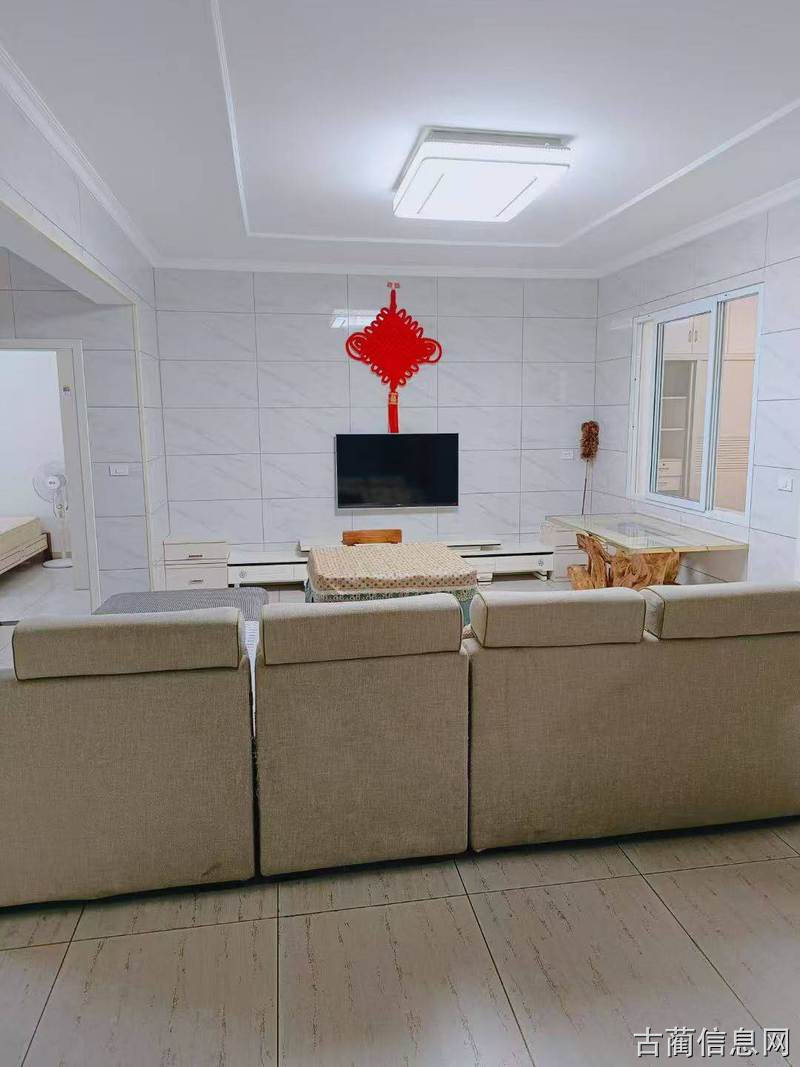 大三室，支持短租的一月一付，长租按年